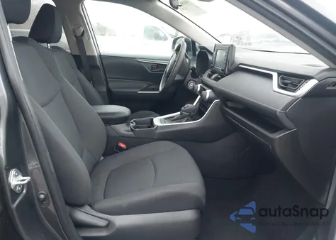 2021 Toyota Rav4 Le z USA, uszkodzony, nr VIN 2T3H1RFVXMC109138